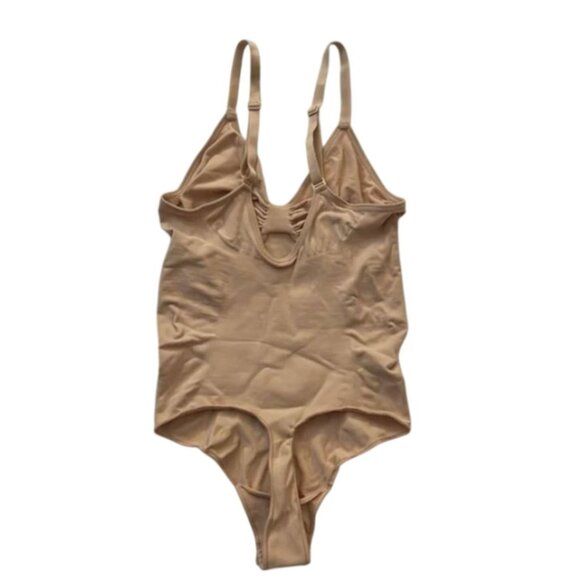 SKIMS Sculpting Scoop Neck Thong Bodysuit Sienna Brown M (US 6-8) NWOT MSRP $70 - Picture 2 of 7